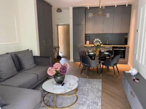 Prie jūros, Vanagupės apartmentai